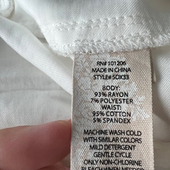 NWOT Soft Surroundings Women's Flowy Cargo Shorts White Breathable Light Plus 3X - Picture 9 of 9